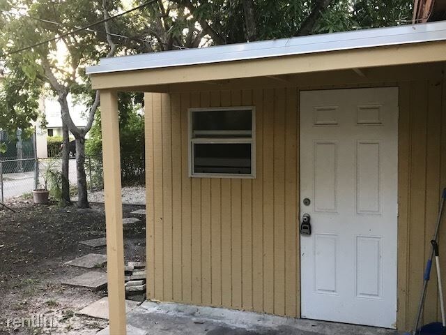 Foto del edificio - 2154 NE 168th St