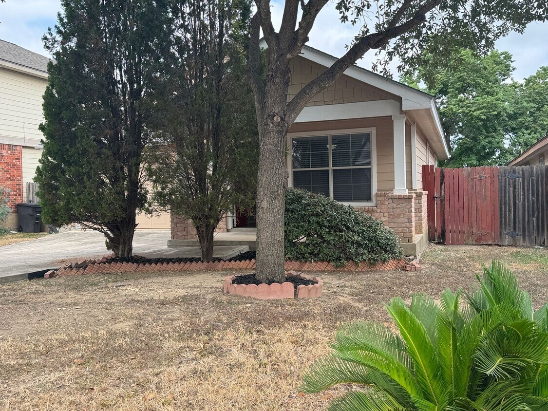COMFORTABLE HOME | SINGLE STORY | CLOSE TO HWY 151 & 410 | SHOPPING & RESTAURANTS - COMFORTABLE HOME | SINGLE STORY | CLOSE ...