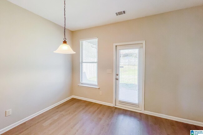 Foto del edificio - 1037 Savannah Ln