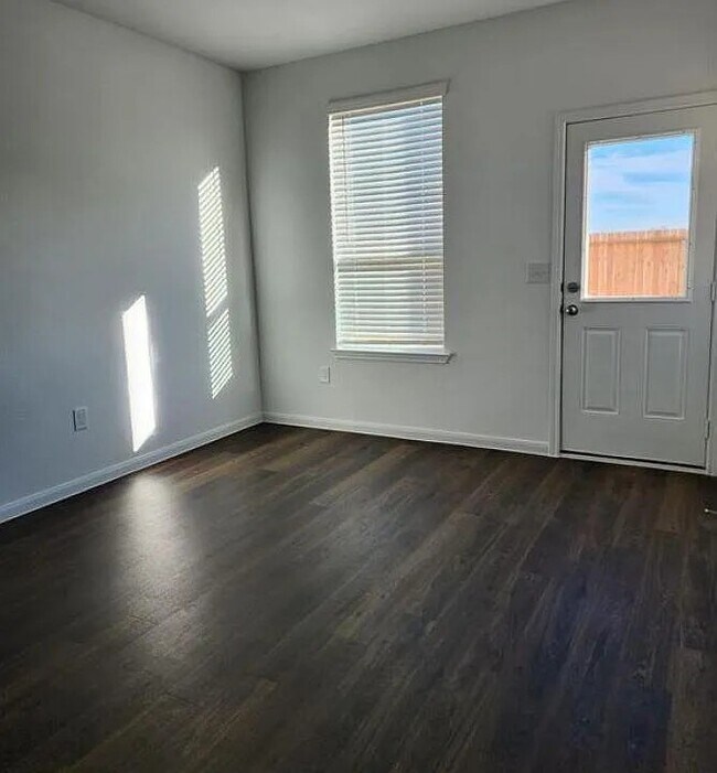 Foto del edificio - 23415 Cranberry Grader Ln