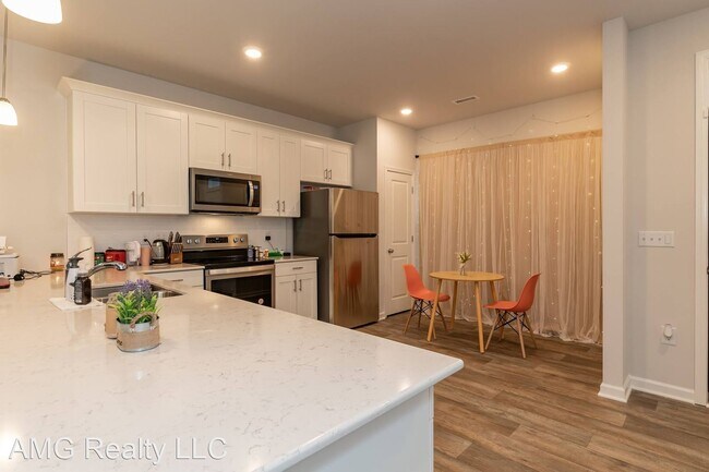 Building Photo - 3 br, 2.5 bath House - 156 Enterprise Dr
