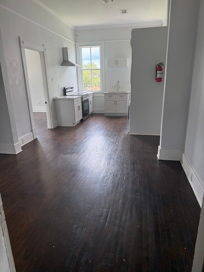 Building Photo - 634 N 7th St