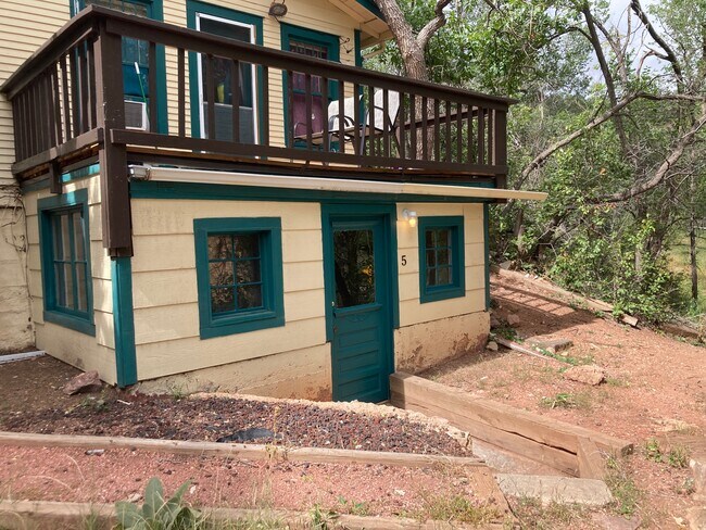 Building Photo - 1301 Manitou Ave