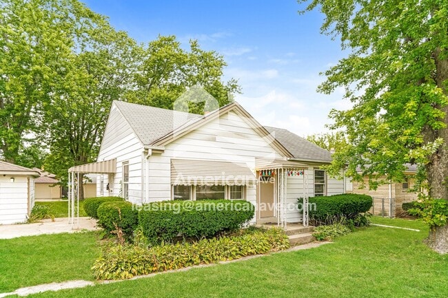 Building Photo - 4635 N 66th St