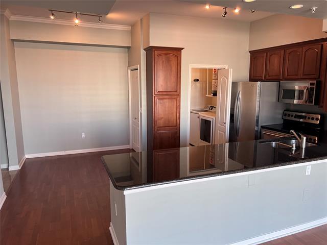 Building Photo - 3225 Turtle Creek Blvd