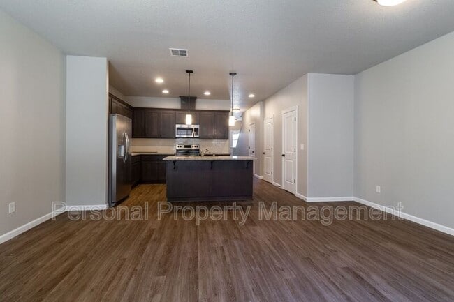 Building Photo - 11212 NE 14th Ct