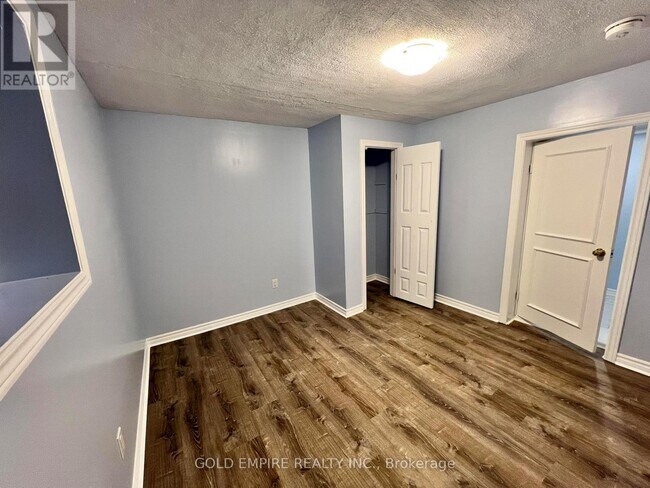 Photo du bâtiment - 1532 Western Rd