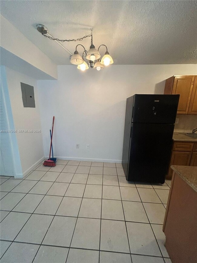 Building Photo - 5814 NE 4th Ct