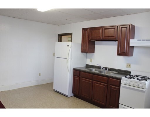 Building Photo - 18 Webster St