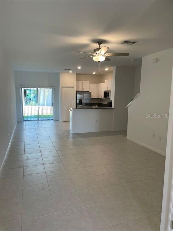 Building Photo - 8245 Crescent Oaks Dr
