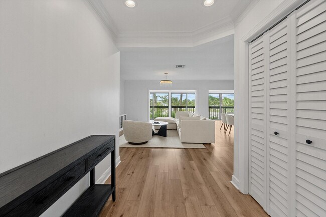 Foto del edificio - 11223 Pond View Dr