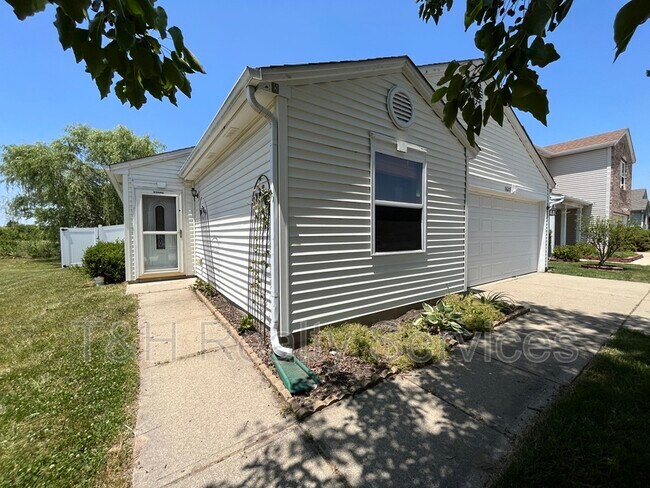 Foto del edificio - 8620 Bluff Point Dr