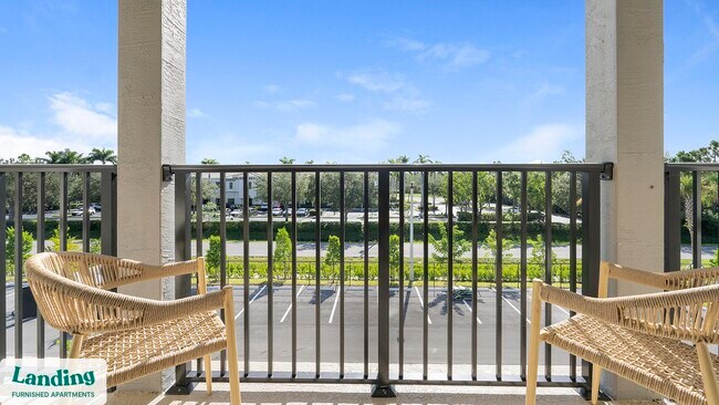 Foto del edificio - 7301 Lake Bank Lp