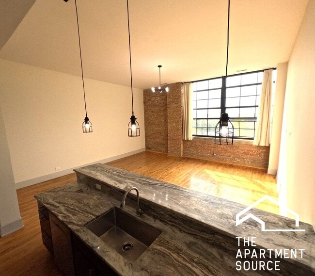 Foto del edificio - 1432 W 21st St