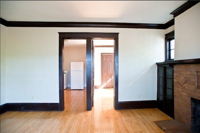 Foto del edificio - 1802 E Linnwood Ave