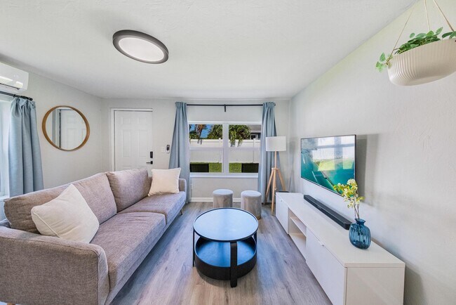 Foto del edificio - 717 SW 2nd Ct