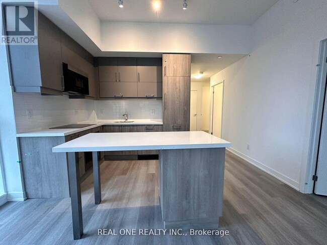 Photo du bâtiment - 8119-8119 Birchmount Rd