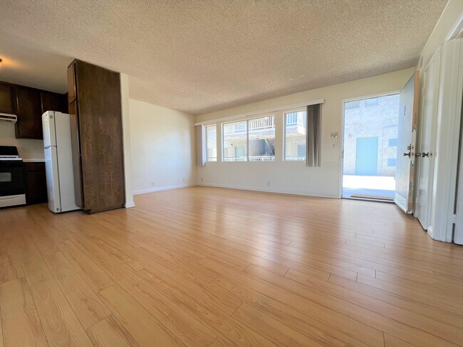 Building Photo - 2519 Whitefield Rd