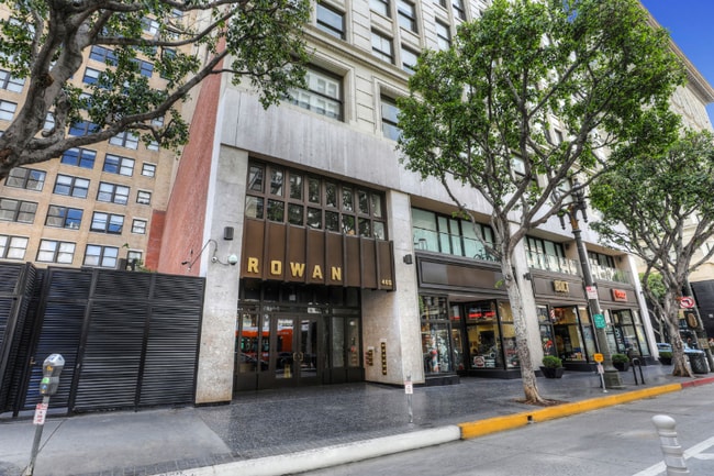 Building Photo - 460 S Spring St