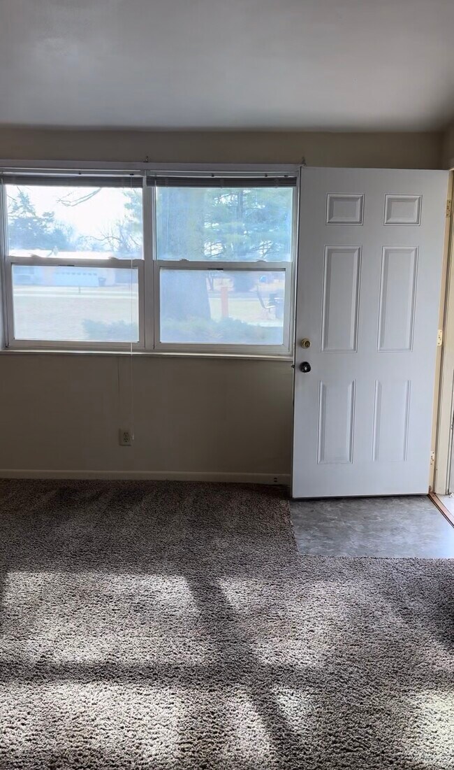 Foto del edificio - 2780 E Phylbeck Ave