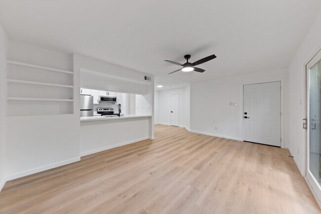 Foto del edificio - 815 Lyle West Ave