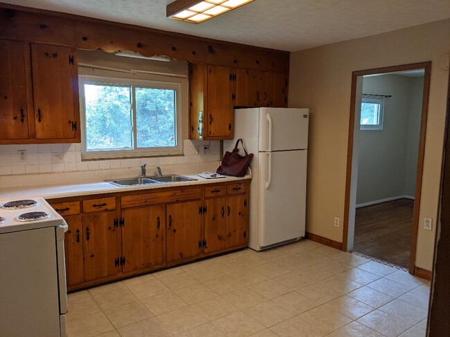 Kitchen - 3118 Dow Dr