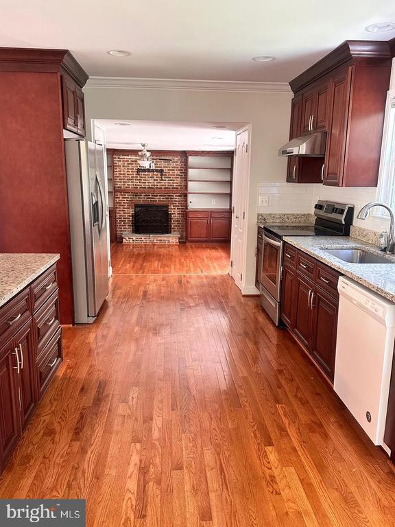 Building Photo - 11912 Clover Knoll Rd