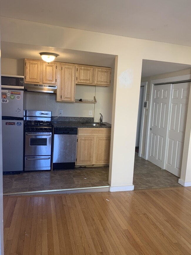 Building Photo - 232 Cambridge St