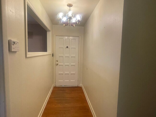 Building Photo - Must See! Welcoming Home In Waller Subdivison