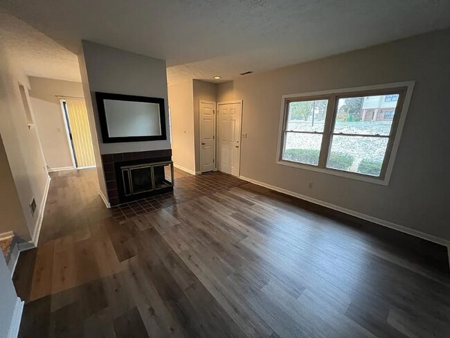 Foto del edificio - 9572 Maple Way