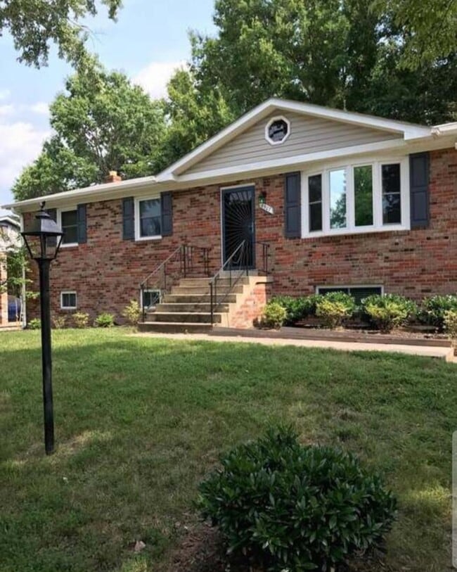 Building Photo - 6907 Fulford St
