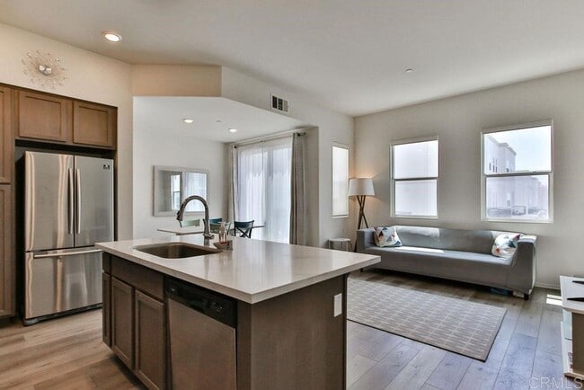 Building Photo - Newer 3 Bedroom Townhouse Near Otay Ranch ...