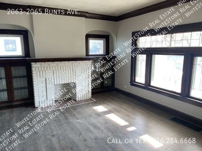 Building Photo - Lakewood Updated 2 bedroom available now!