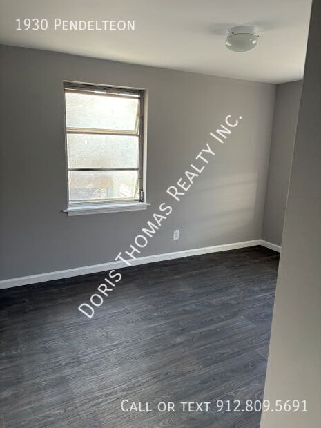 Building Photo - 1930 Pendelteon -