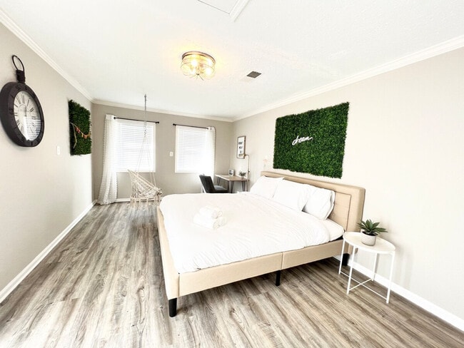 Building Photo - 1342 Country Downs Dr