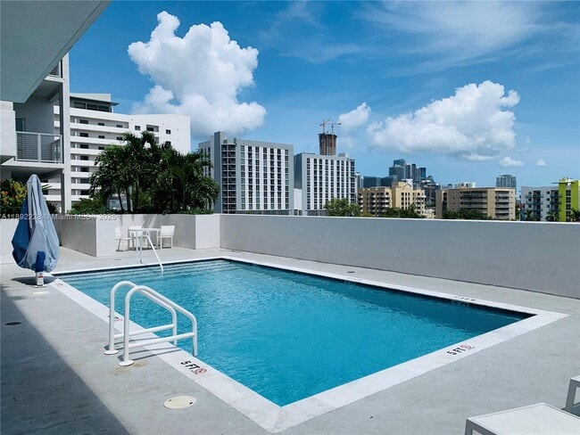 Foto del edificio - 39 NW 7th Ave