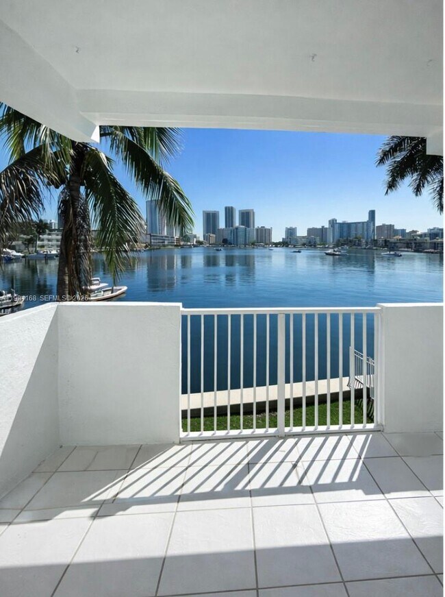 Building Photo - 462 Golden Isles Dr