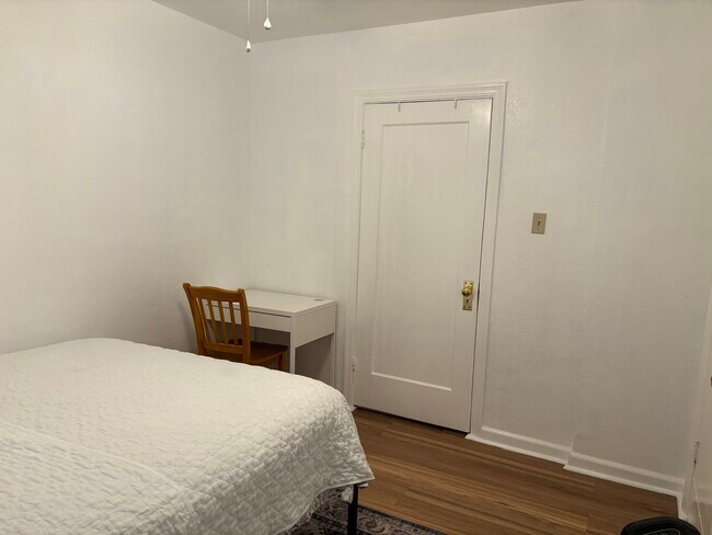 Foto del edificio - 115 W Tokay St