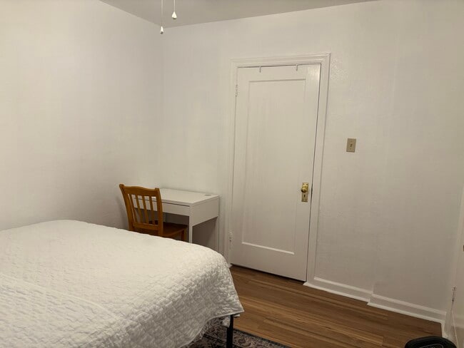 Building Photo - 115 W Tokay St