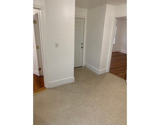 Foto del edificio - 136 Walnut Ave