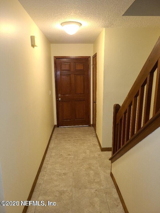 Foto del edificio - 5673 Bennington Dr