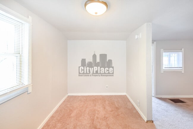 Photo - 318 Parkway Ave Unit C Indpls, IN 46225 House