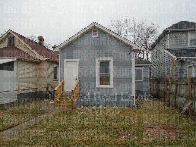 Building Photo - 804 Elwood St