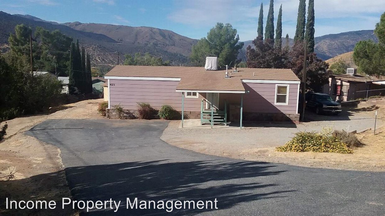 Primary Photo - 421 Piute St