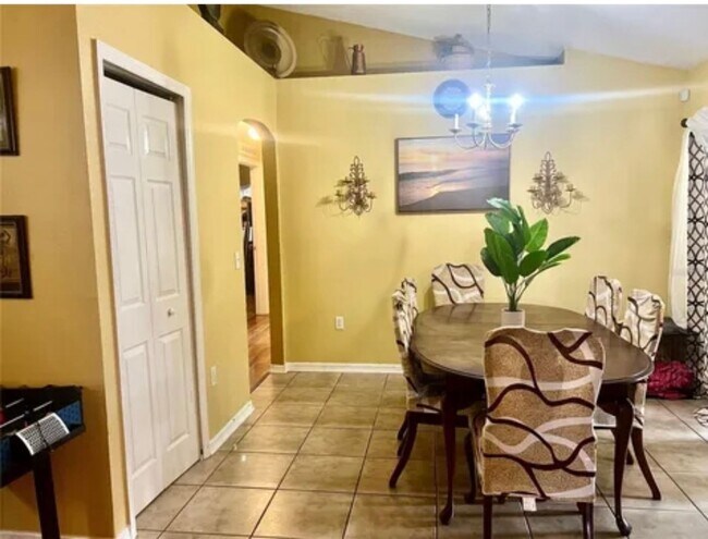 Building Photo - Spacious 4BR House in Ocala