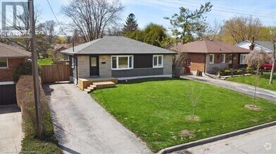 Building Photo - 1272 Dequincy Crescent