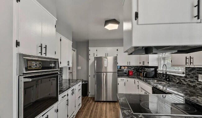 Foto del edificio - 4935 S 129th St