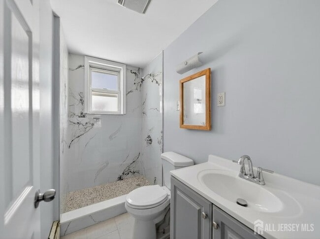 Building Photo - 125 Lowell St