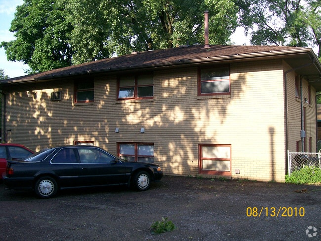 Building Photo - 157 Mississippi Pl NE