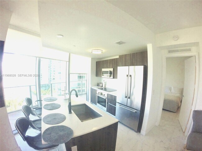 Foto del edificio - 488 NE 18th St